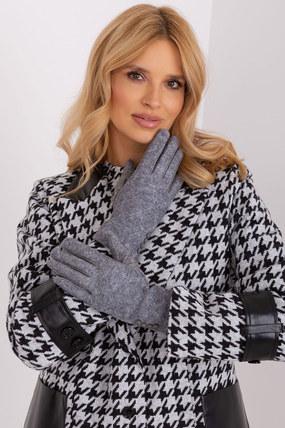  Gloves model 190851 AT 