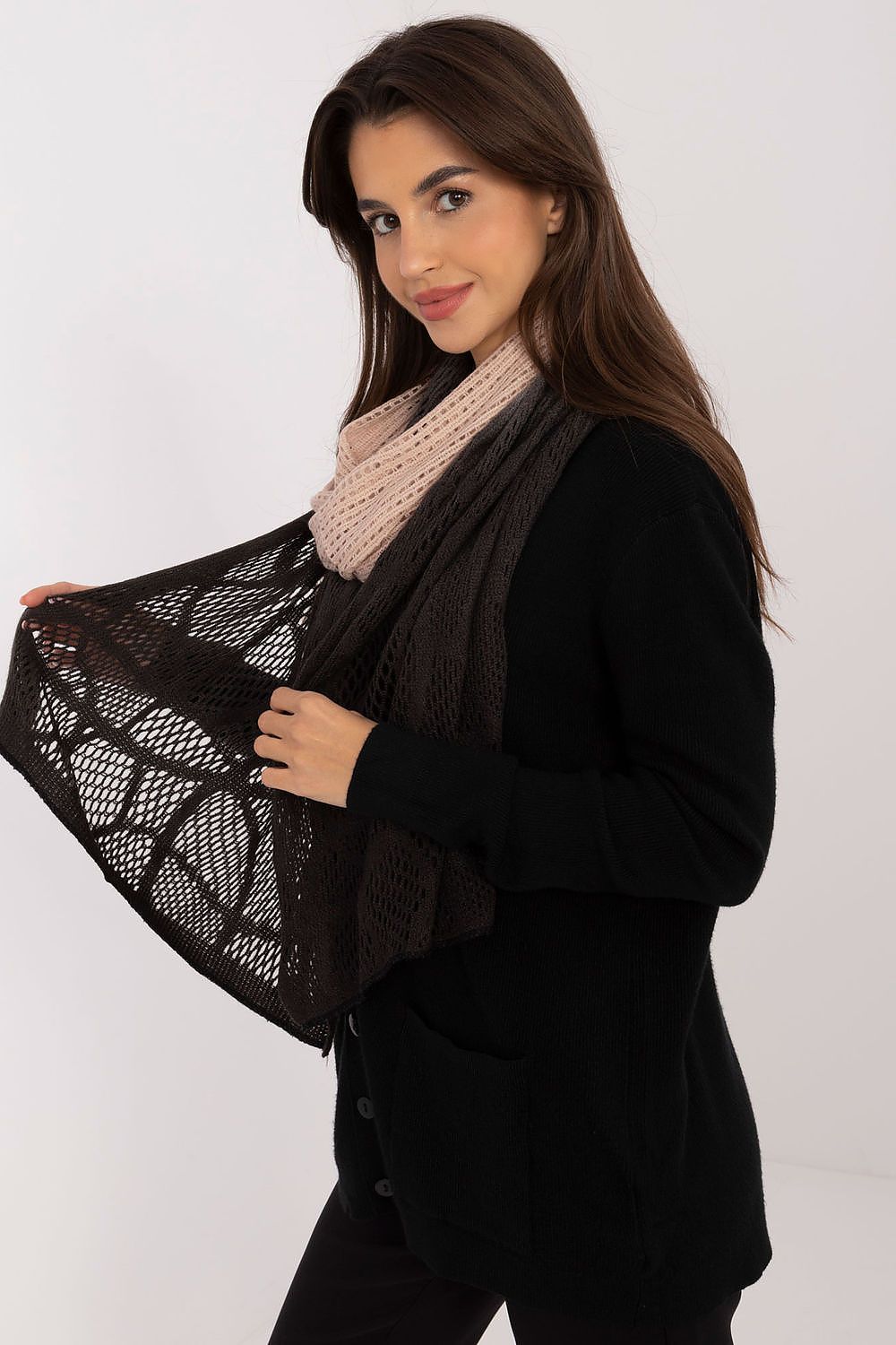  Shawl model 200858 AT 