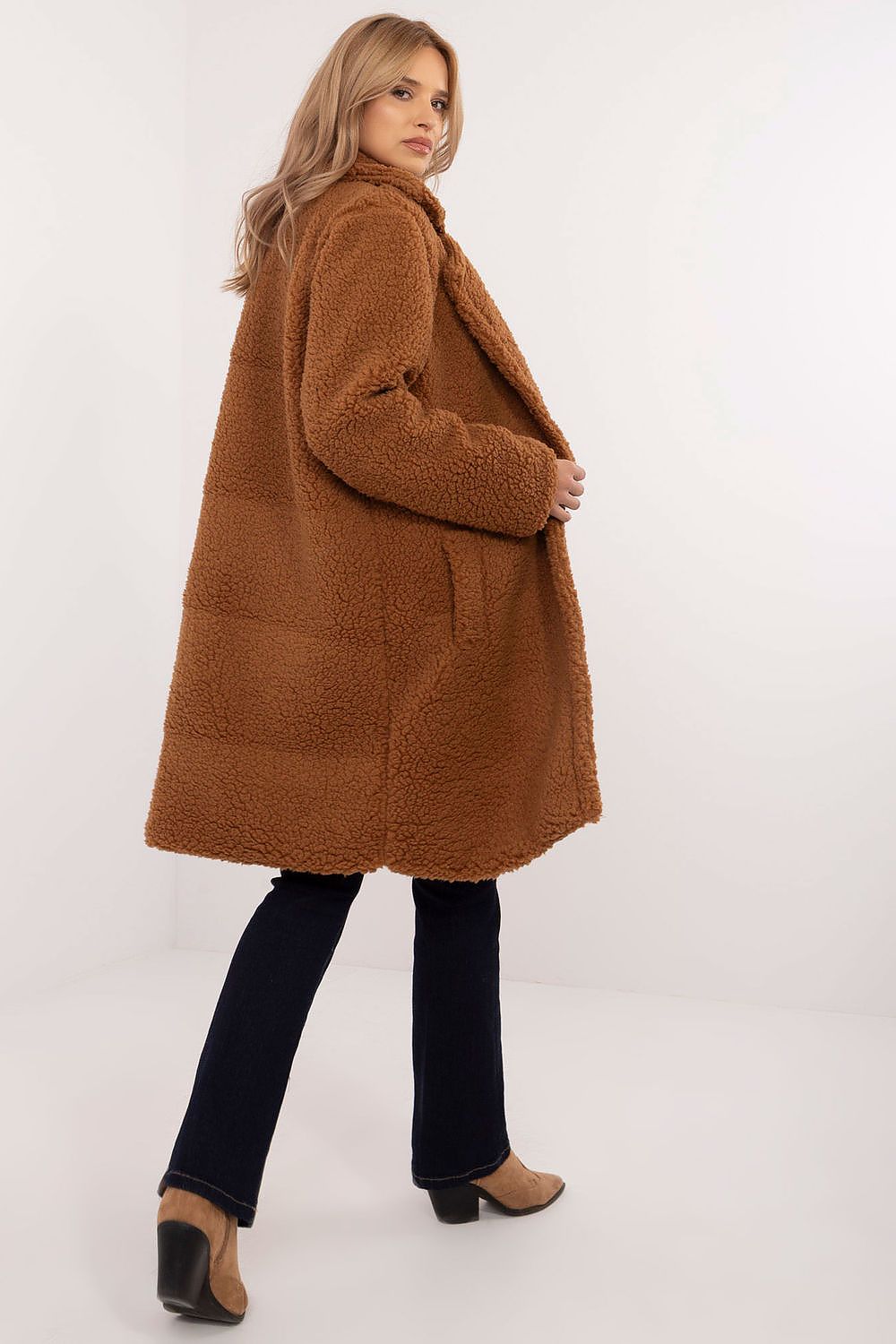  Coat model 203740 Italy Moda 