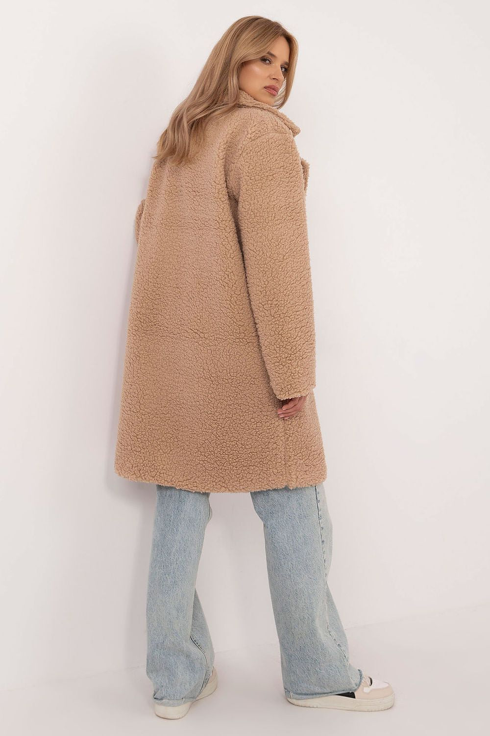  Coat model 203855 Italy Moda 
